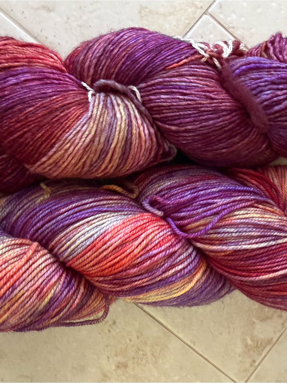 Malabrigo Hand-Dyed Yarn Skeins - Multicolor Plum & Coral 850 Archangel - Picture 4 of 4